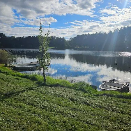 Miejsce Dla Kampera Nad Jeziorem Campsite